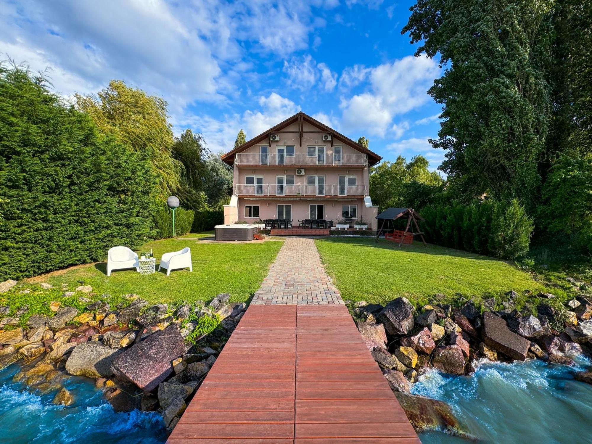 Zoeldpart Villa Балатонсарсо Екстер'єр фото